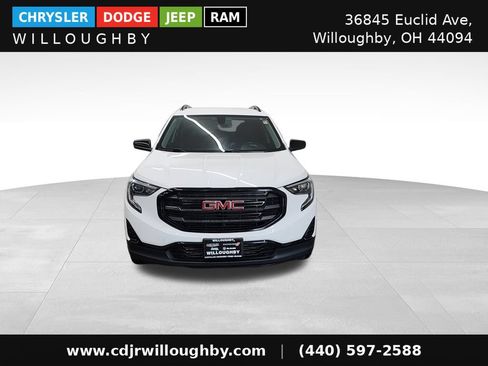 Used 2019 GMC Terrain SLE w/ Driver Convenience Package FWD image 2