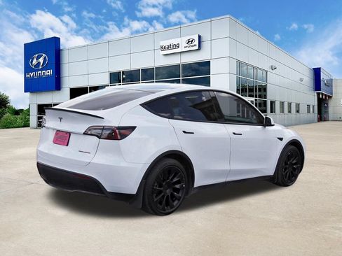 Used 2023 Tesla Model Y Long Range AWD/4WD image 5