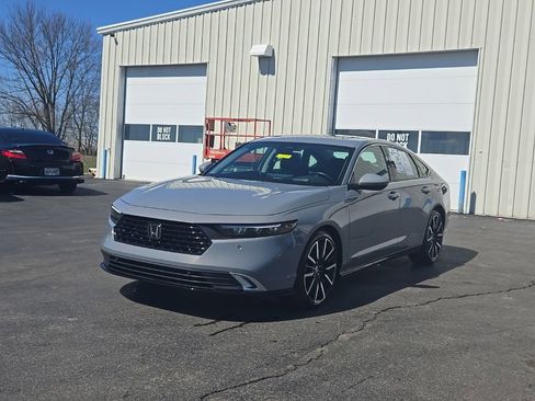 Certified 2025 Honda Accord Touring image 3