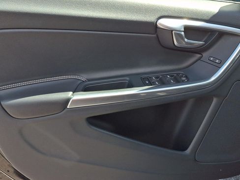 Used 2015 Volvo S60 T5 Premier w/ 19" Sport Package FWD image 12