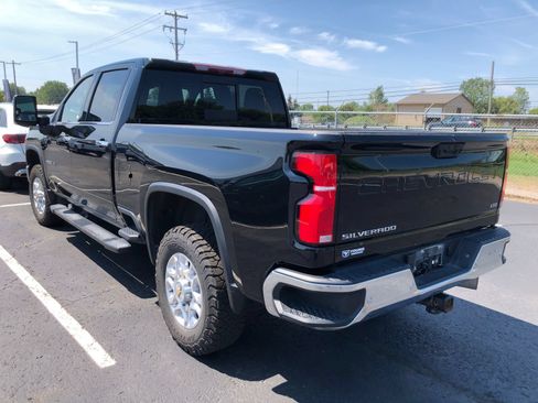 Used 2024 Chevrolet Silverado 2500 LTZ w/ LTZ Convenience Package AWD/4WD image 5