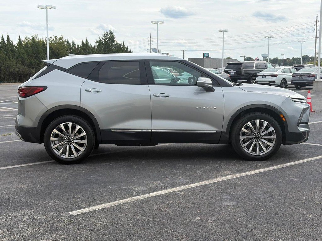 Used 2023 Chevrolet Blazer Premier w/ Driver Confidence II Package AWD/4WD image 4