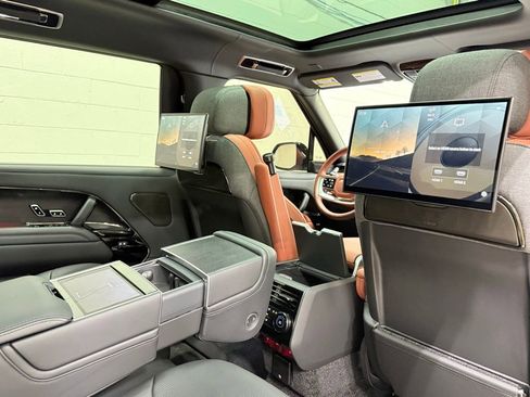 Used 2024 Land Rover Range Rover SV image 51