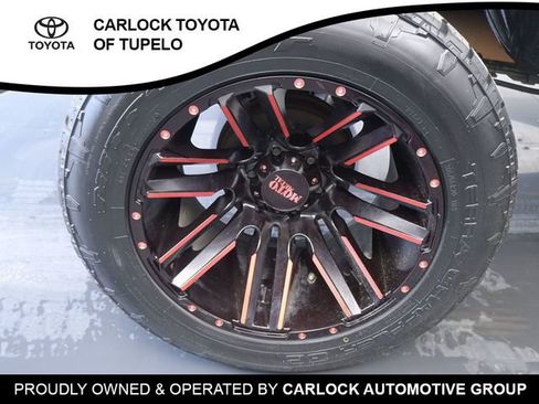 Used 2018 Toyota Tacoma TRD Off-Road AWD/4WD image 45