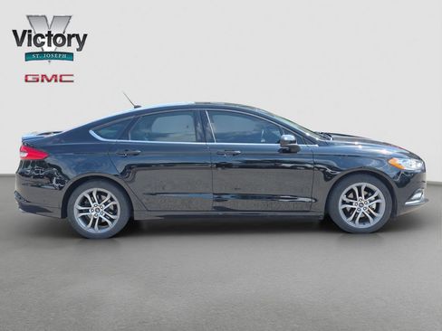 Used 2018 Ford Fusion SE w/ Equipment Group 201A FWD image 19