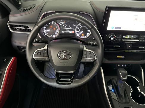 Used 2024 Toyota Highlander XSE AWD/4WD image 16