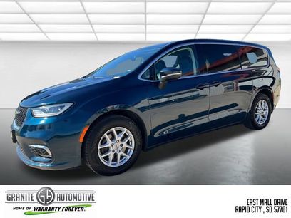 Used 2023 Chrysler Pacifica Touring-L
