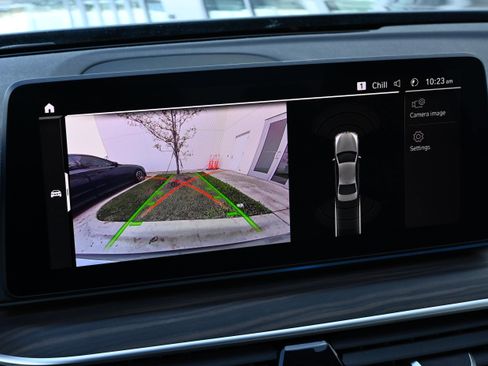 Certified 2022 BMW 530e w/ Premium Package image 16