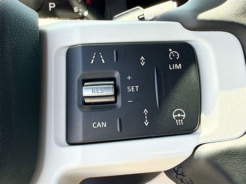 New 2026 Land Rover Defender 110 X-Dynamic SE AWD/4WD image 39