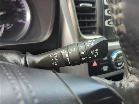 Certified 2019 Toyota Highlander SE FWD image 20