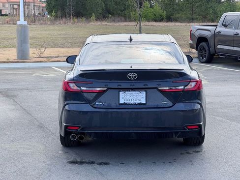 Used 2025 Toyota Camry SE w/ Convenience Package image 10