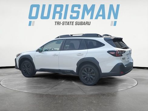 Used 2023 Subaru Outback Onyx Edition AWD/4WD image 4