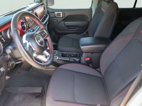 Used 2023 Jeep Wrangler Unlimited Rubicon w/ Cold Weather Group AWD/4WD image 11