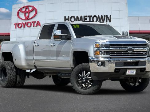 Used 2019 Chevrolet Silverado 3500 LTZ w/ Duramax Plus Package AWD/4WD image 2