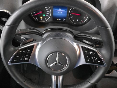 Used 2025 Mercedes-Benz Sprinter 2500 image 10