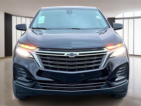 Used 2024 Chevrolet Equinox LS w/ LS Convenience Package image 2