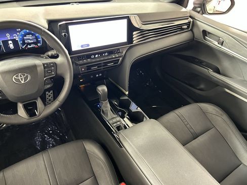 Used 2025 Toyota Camry XSE FWD image 22