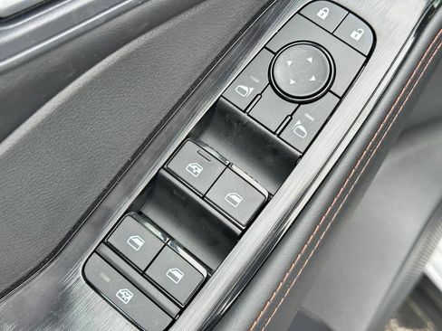 Used 2026 Nissan Rogue SV AWD/4WD image 9