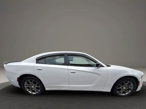 Used 2017 Dodge Charger SE w/ Power Sunroof Group image 4