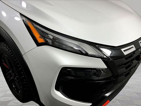 Used 2025 Nissan Rogue SV AWD/4WD image 31