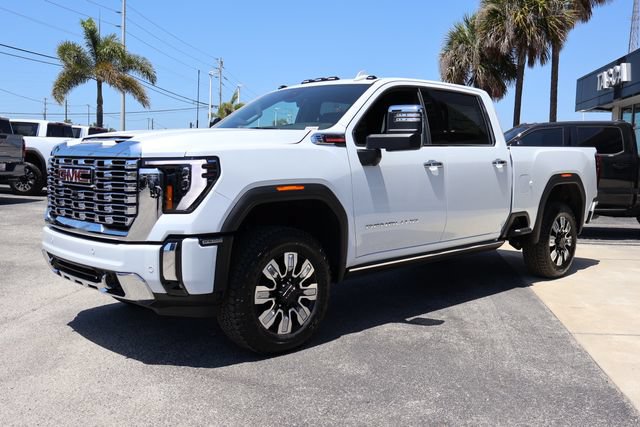 New 2026 GMC Sierra 2500 Denali w/ Denali Reserve Package AWD/4WD image 4