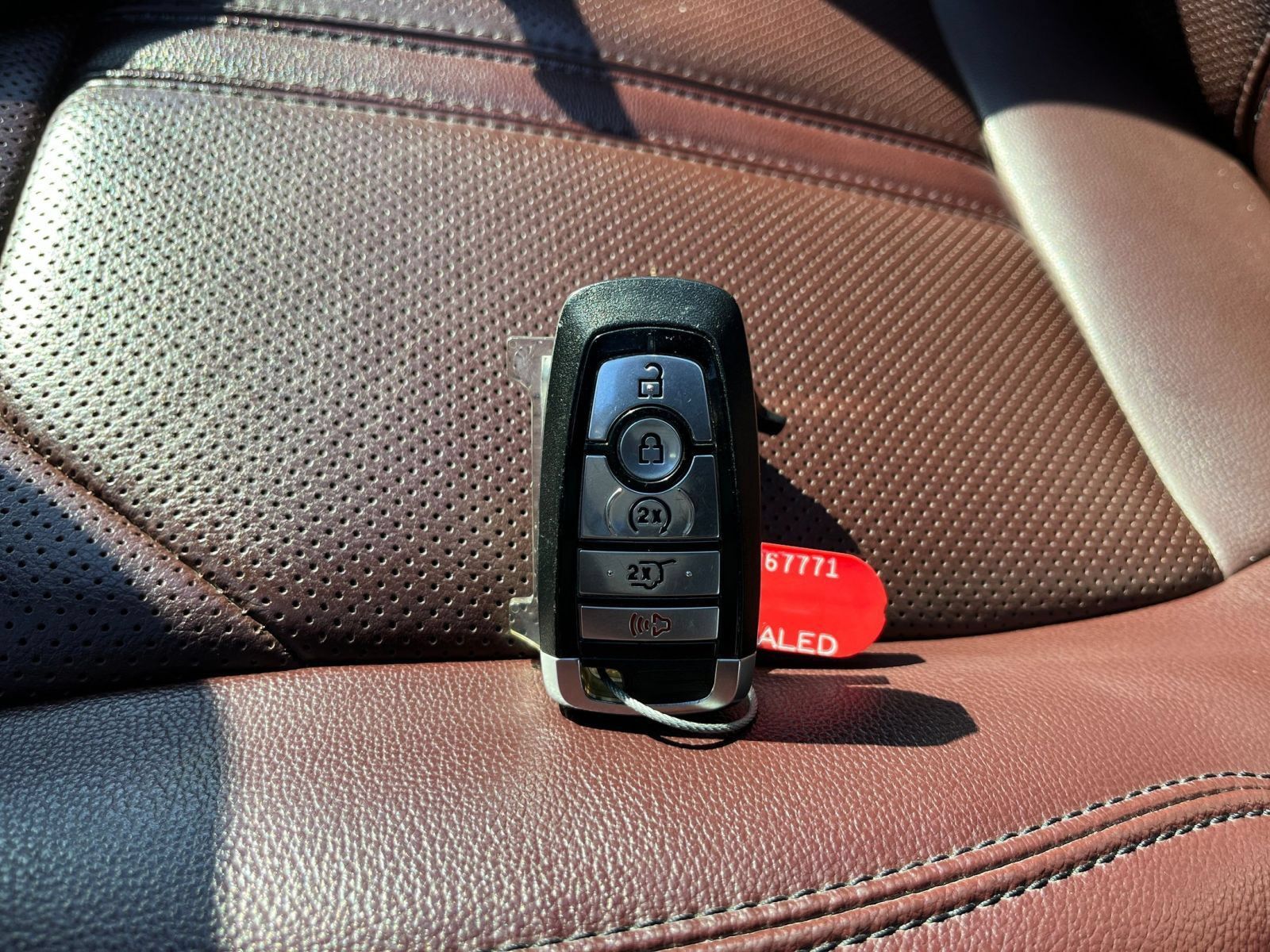 Used 2024 Ford Expedition Limited AWD/4WD image 21