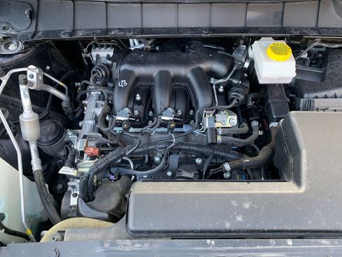 Used 2025 Nissan Pathfinder SV image 34