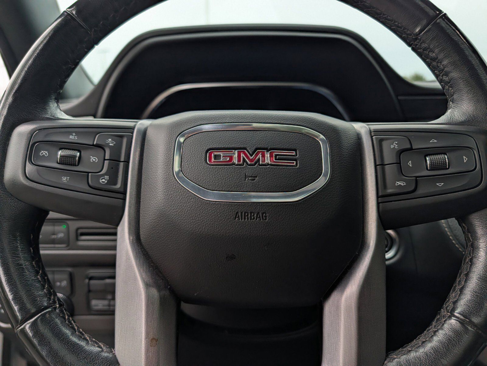 Used 2022 GMC Yukon SLT w/ SLT Premium Package AWD/4WD image 30