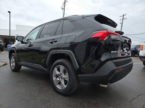 Used 2025 Toyota RAV4 XLE AWD/4WD image 5