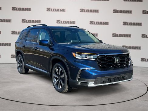 New 2025 Honda Pilot Touring image 7