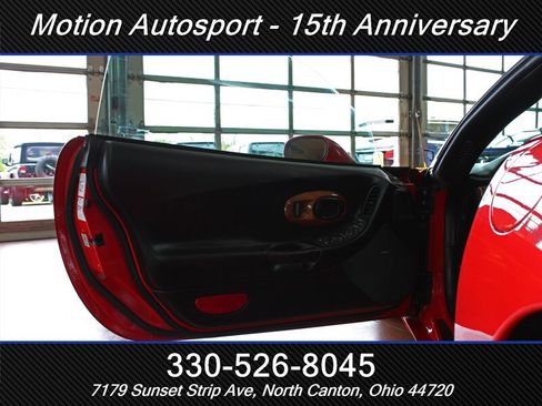 Used 2004 Chevrolet Corvette Coupe w/ Preferred Equipment Group RWD image 17