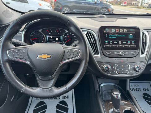 Used 2018 Chevrolet Malibu Premier image 34