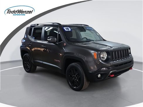 Used 2018 Jeep Renegade Trailhawk w/ UConnect 8.4 Nav Group image 1