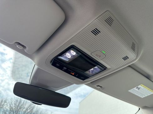 Certified 2024 Volkswagen Atlas SE image 32