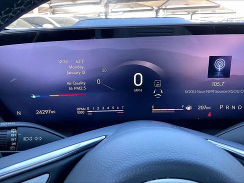 Certified 2025 Buick Enclave Preferred image 24