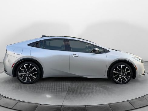 Certified 2026 Toyota Prius Plug-In Hybrid FWD image 8