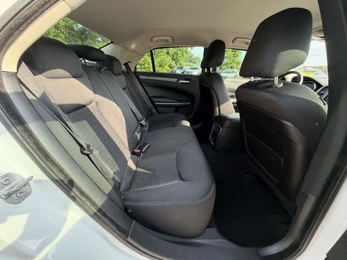 Used 2019 Chrysler 300 Touring w/ Sport Appearance Package AWD/4WD image 27