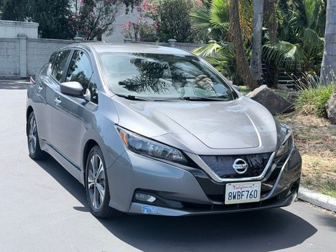 Used 2021 Nissan Leaf SV FWD image 5