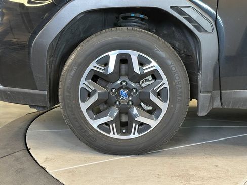 Used 2025 Subaru Forester Premium w/ Convenience Package #2 AWD/4WD image 25