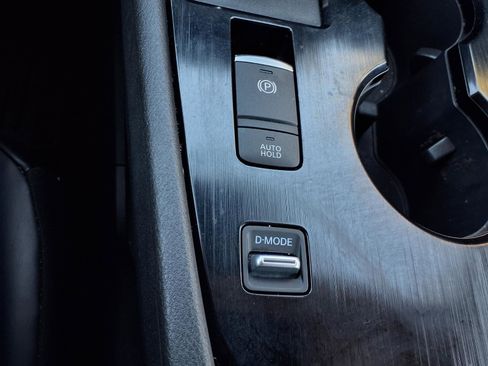 Used 2021 Nissan Rogue SV w/ Premium Package image 20