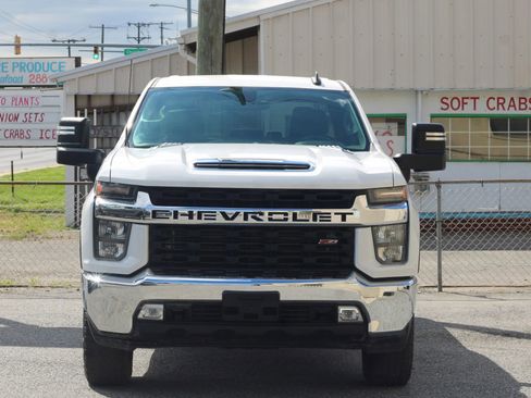 Used 2022 Chevrolet Silverado 2500 LT w/ Convenience Package AWD/4WD image 2