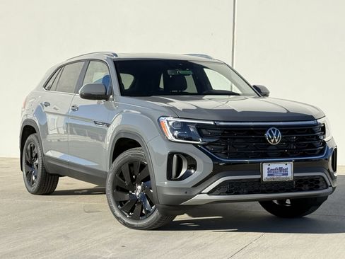 New 2026 Volkswagen Atlas Cross Sport SE image 2