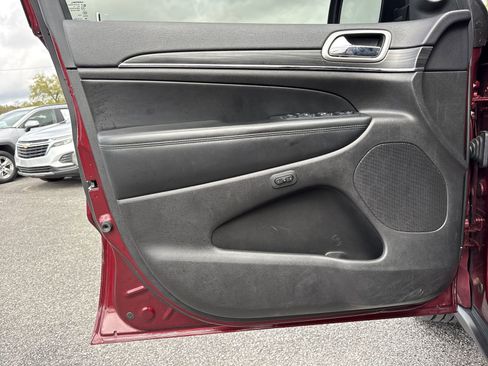 Used 2019 Jeep Grand Cherokee Limited image 13