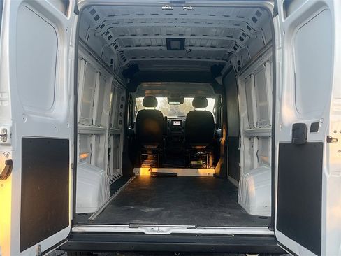 Used 2024 RAM ProMaster 2500 w/ Safety Group image 22