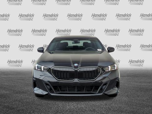 Used 2027 BMW 530i xDrive w/ M Sport Package AWD/4WD image 3