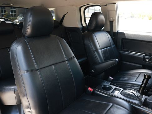 Used 2010 Toyota FJ Cruiser 4WD image 20