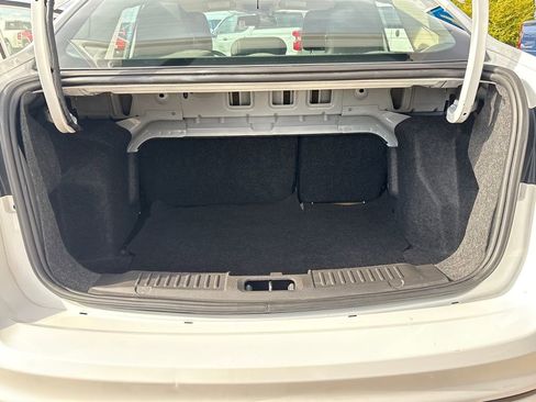 Used 2019 Ford Fiesta SE image 27