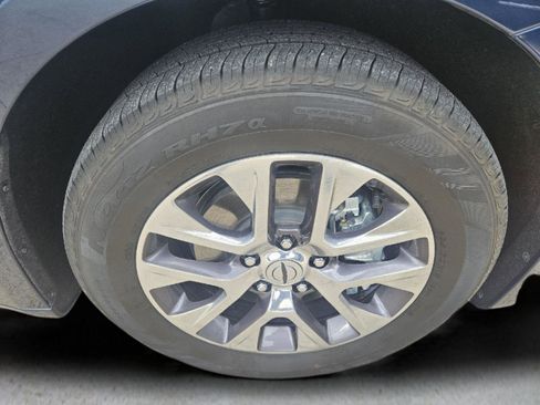 Used 2025 Chrysler Pacifica Pinnacle image 57