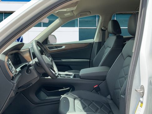 New 2026 Volkswagen Atlas SE FWD image 16