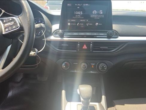 Certified 2024 Kia Forte LXS w/ LXS Technology Package FWD image 9